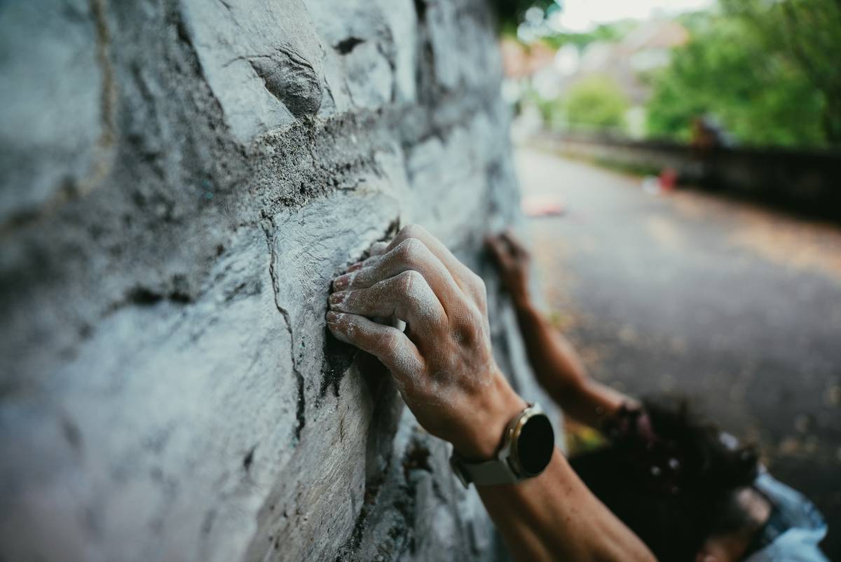 Finger Flexibility Tips Every Climber Needs for Better Grip, Endurance, and Glove Fit