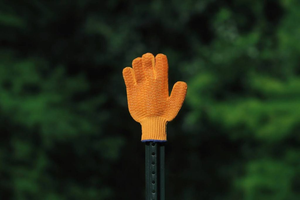 Moisture-Wicking Gloves: Your Secret Weapon for Dry, Grippy Climbs (Even in Monsoon Season)