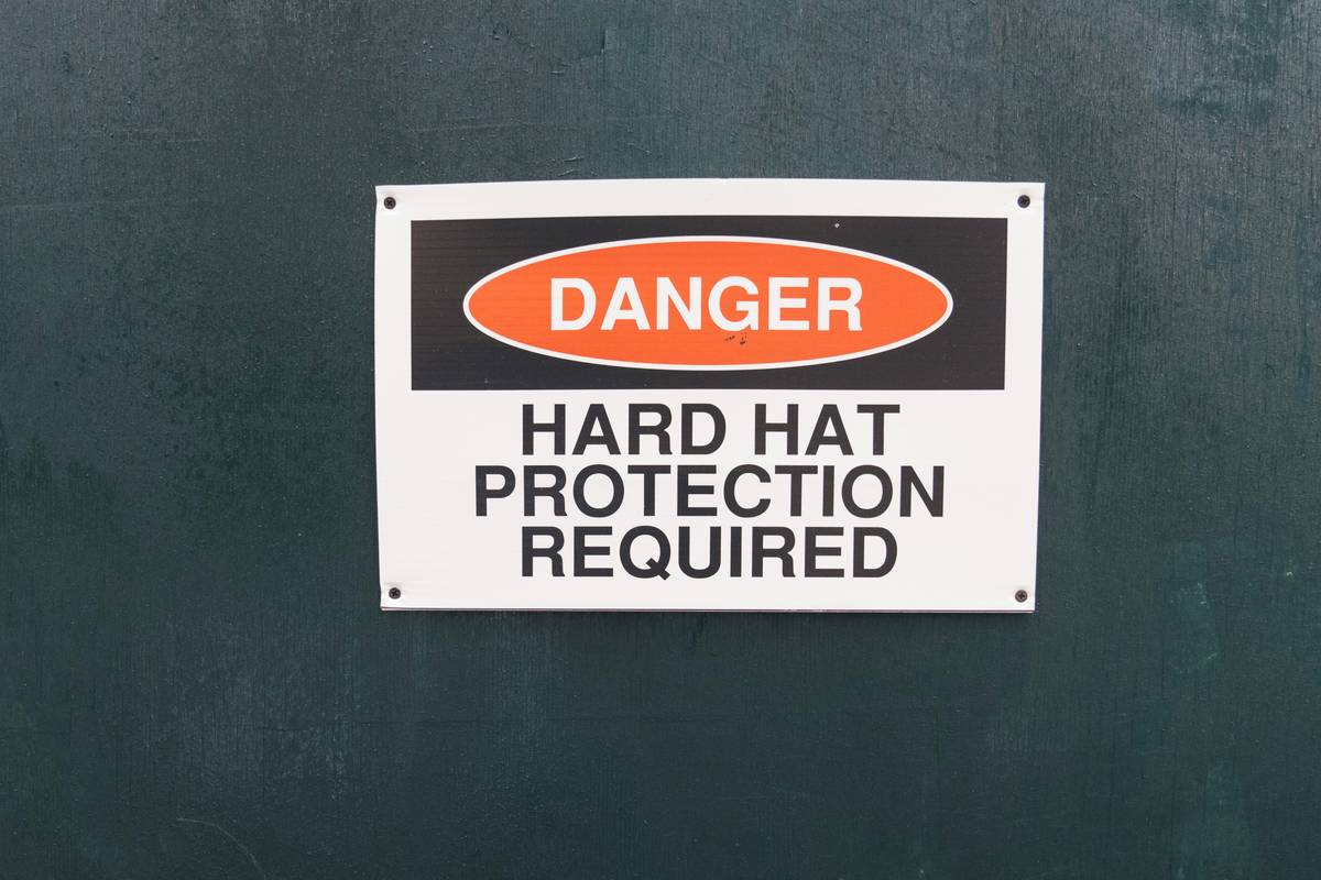 Safety Standards Compliance: The Non-Negotiable Backbone of Climbing Gloves